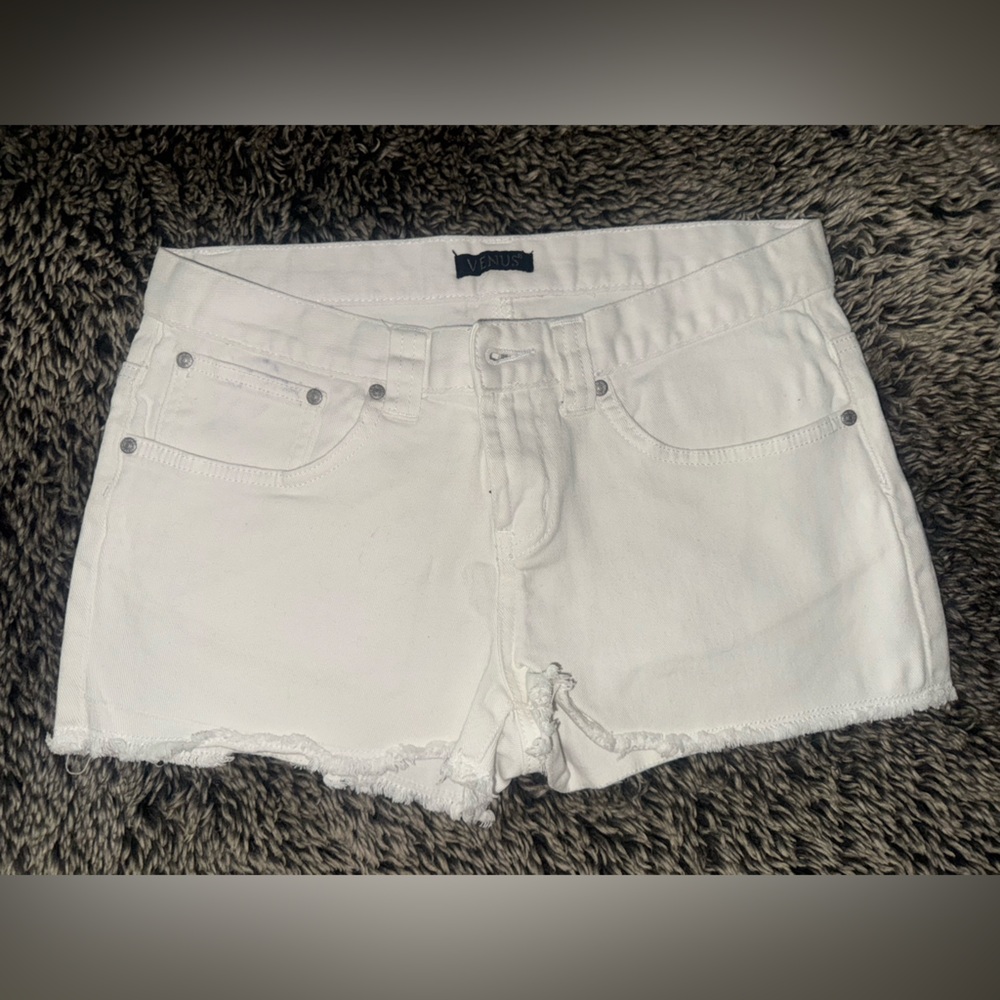 VENUS Classic White Denim Shorts